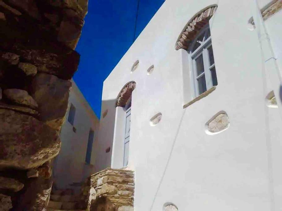 Naxos Mountain Retreat - Tiny House Build On Rock Apartment Koronos Екстериор снимка